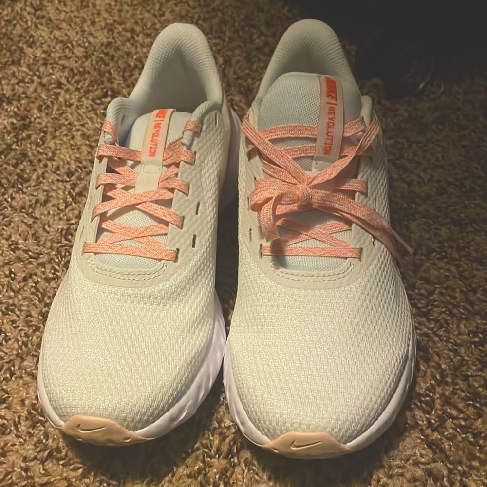 Nike Revolution-